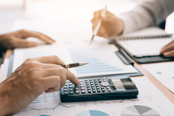 聪明的人只做上升趋势，一旦把握到“双飞燕”战法股价飙升！